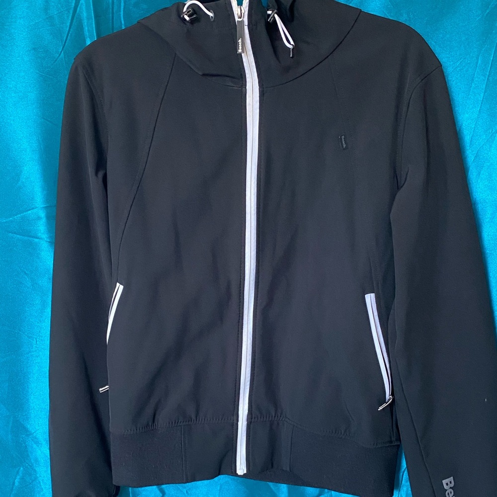 Bench rain and wind jacket